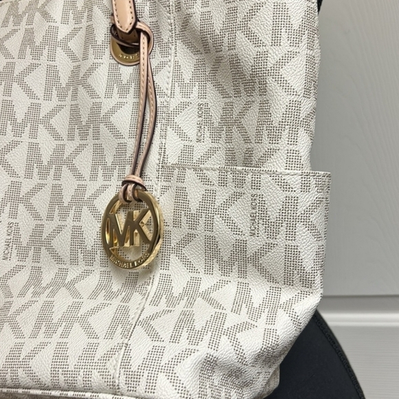 Michael Kors Jet Set Travel Top Zip Signature Monogram Tote - Picture 8 of 12